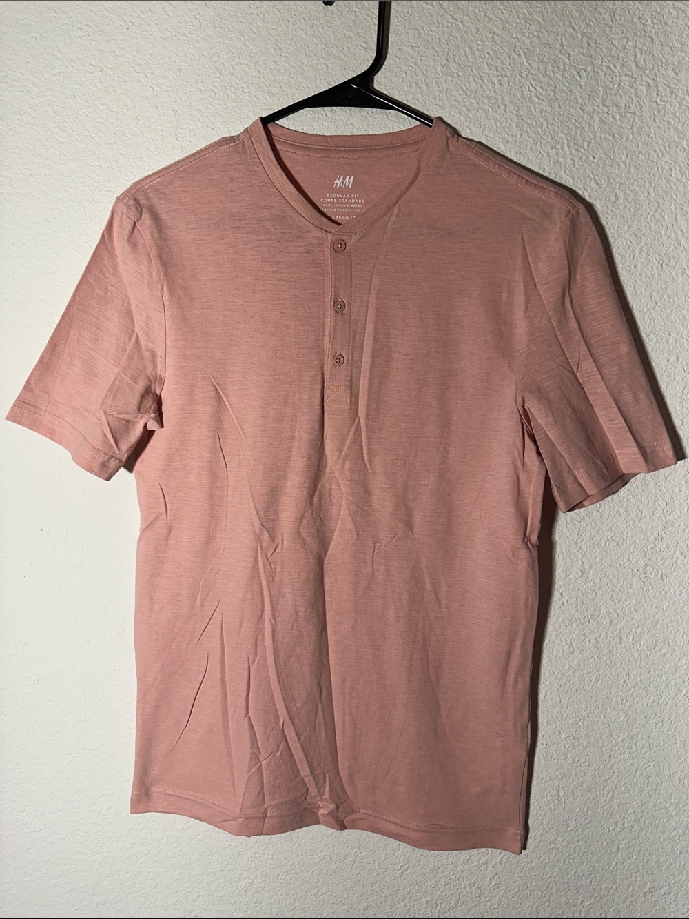 Brand New H&M Men’s Pink Short-Sleeve Henley Shirt